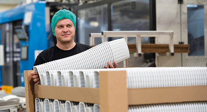 Catalin Sirbu (Greiner Packaging), Technician Thermoforming (photo)